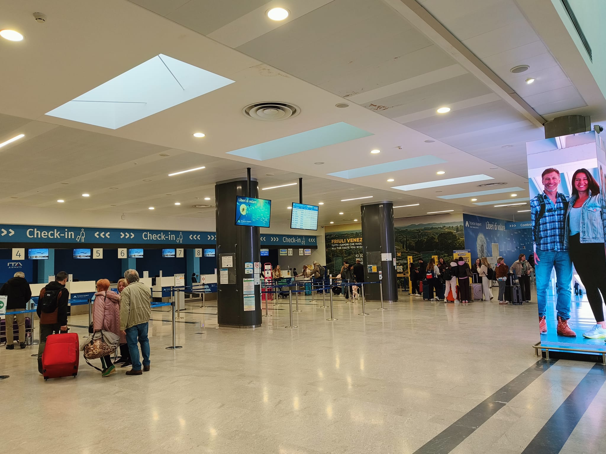 Immagine per Trieste Airport, riaprono i nuovi mille posti auto sul lato Terminal dello scalo