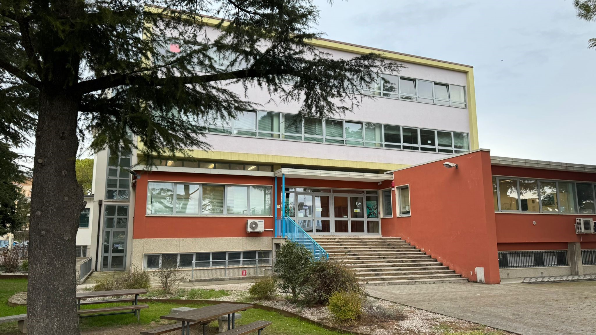 Immagine per Caso di Tubercolosi all'Isis Pertini, Asugi «fenomeno isolato». Scattano i test preventivi