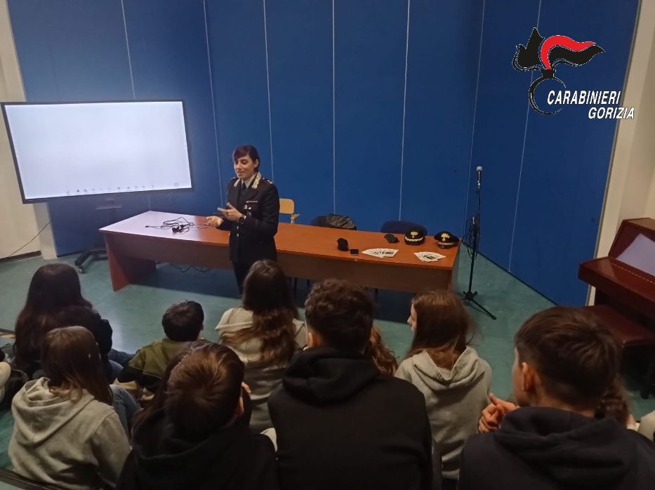 Immagine per Lucinico, studenti della Secondaria ‘Perco’ a scuola di legalità con l’Arma: sperimentati gli occhiali ‘ALCOVISTA Cannabis’