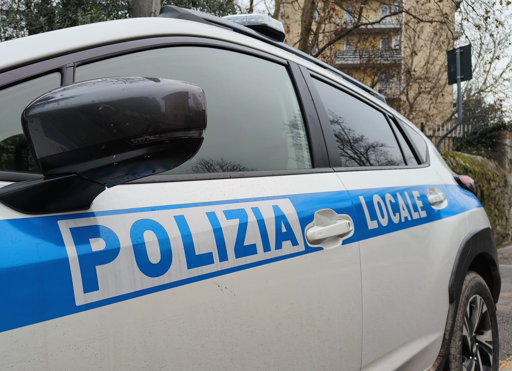 Immagine per Trasporto eccezionale abusivo danneggia la rotatoria della Marcelliana, individuato il responsabile