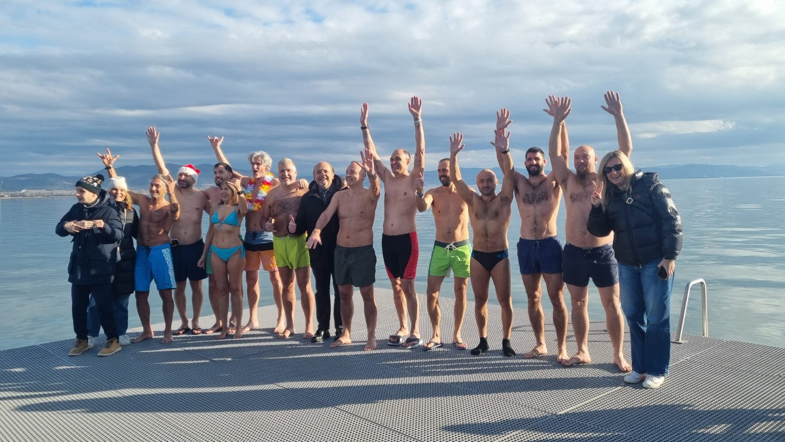 Fotonotizia – Capodanno con la Clanfa solidale a Marina Julia. Raccolti fondi per Voi Come Noi Aps