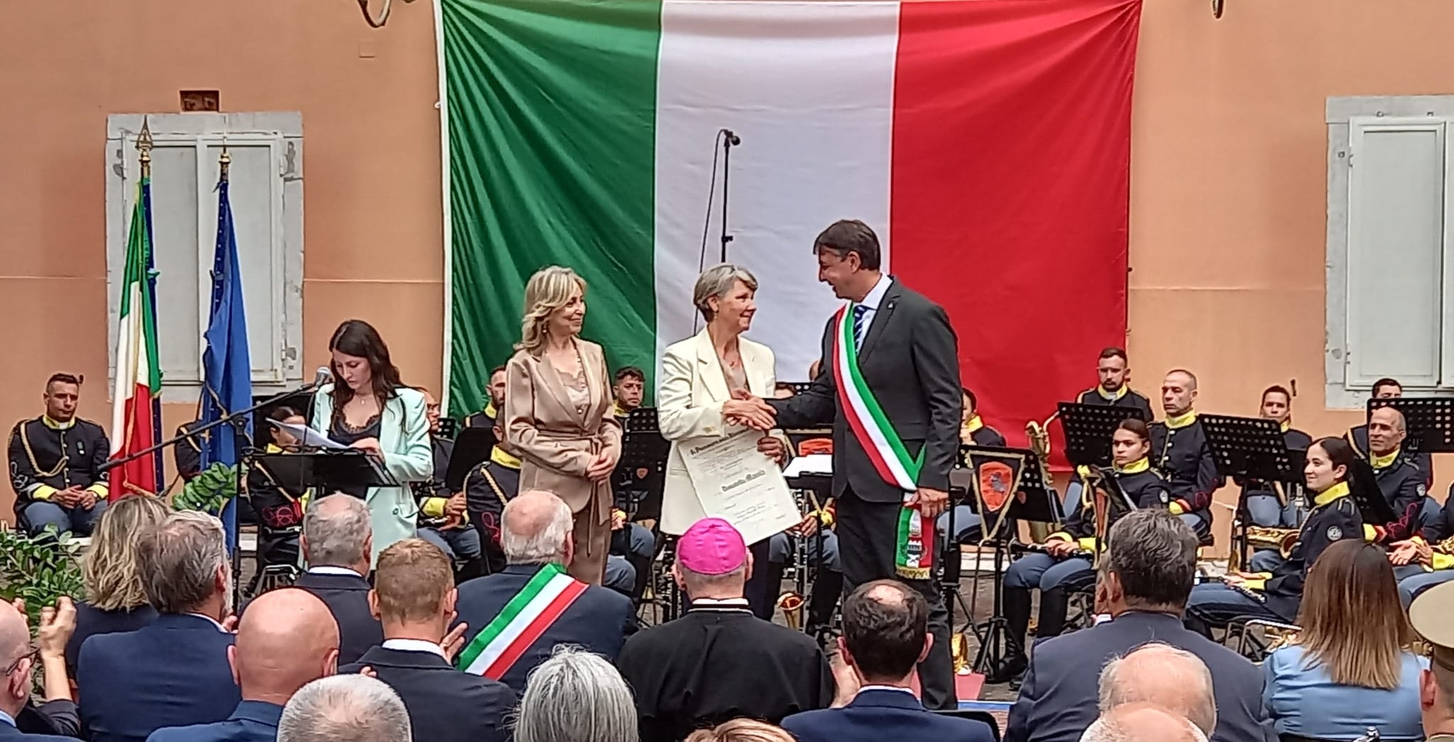 Immagine per 2 Giugno, alla ronchese Donatella Manià l'onorificenza di Cavaliere dell'Ordine al Merito della Repubblica Italiana
