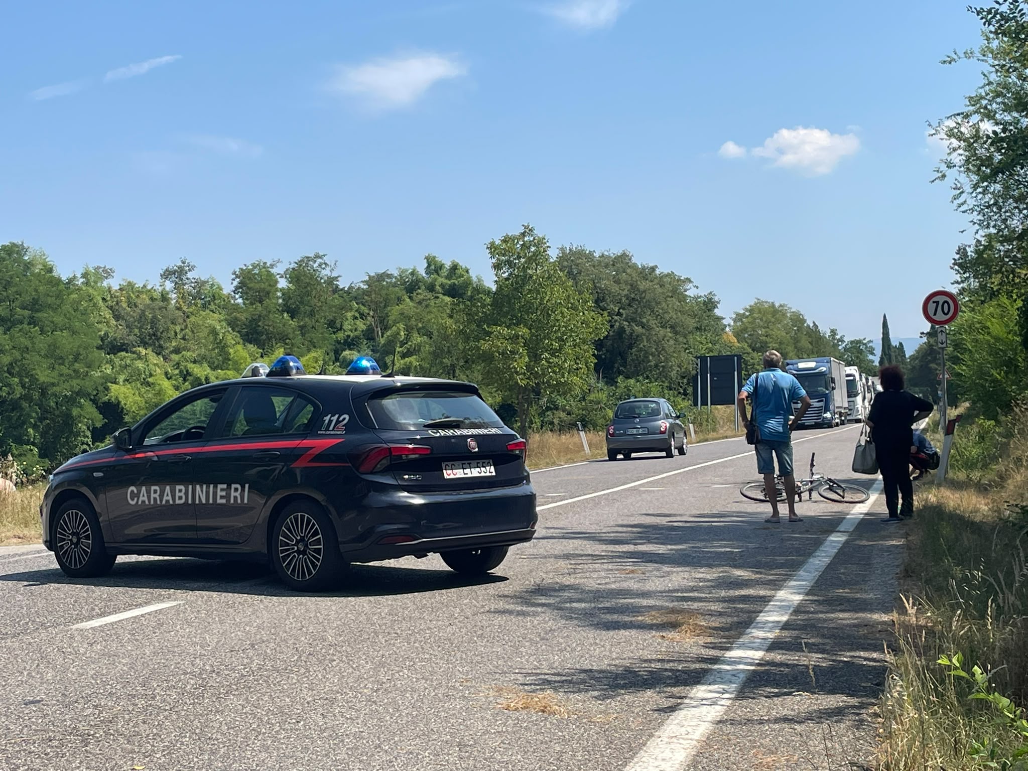Immagine per Auto investe ciclista a Savogna, uomo elitrasportato a Cattinara