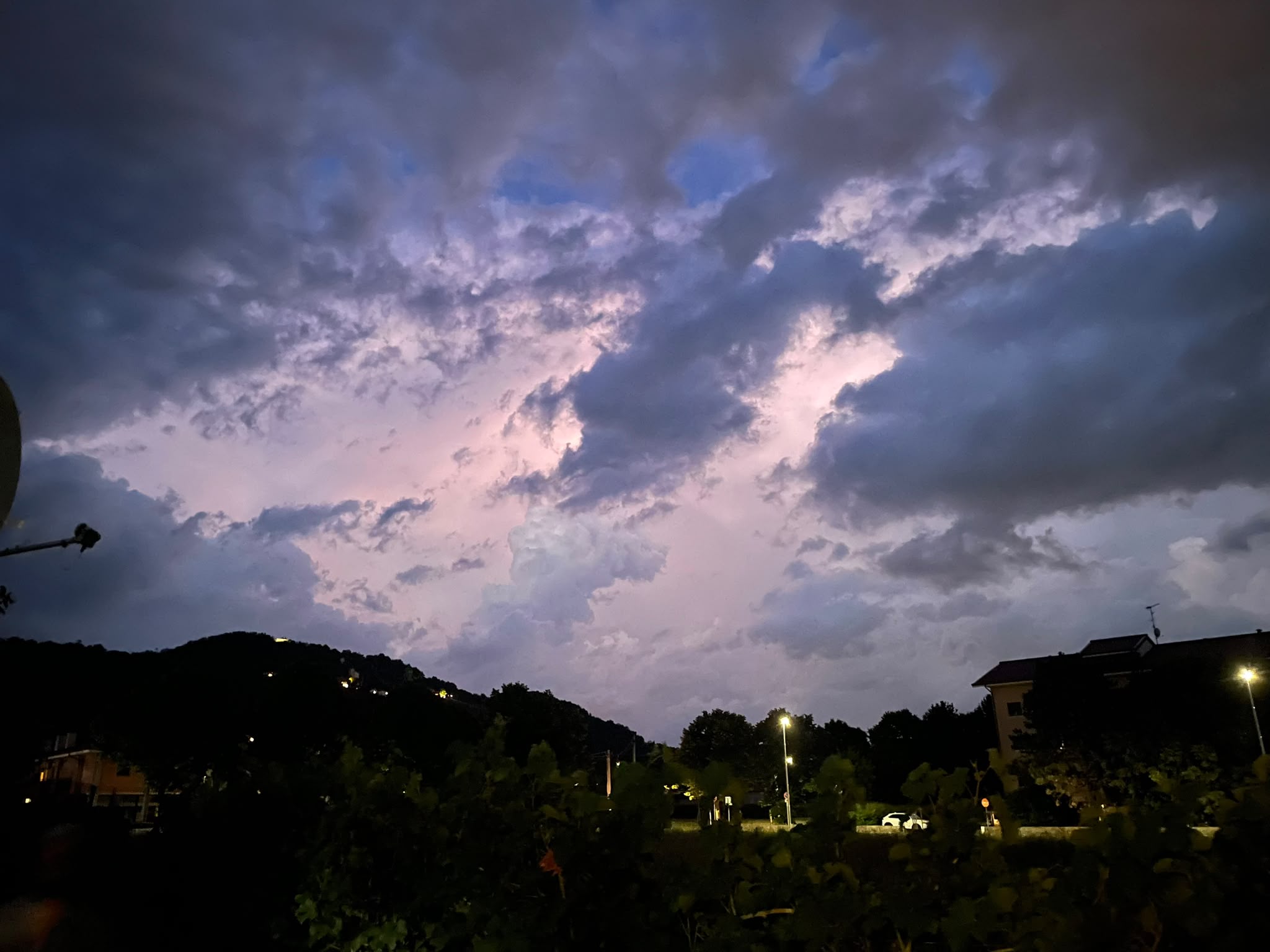 Immagine per Maltempo in arrivo, allerta gialla in Fvg: domenica 26 a rischio temporali forti