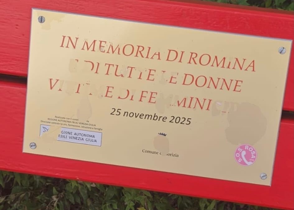Immagine per Gorizia, vandali contro la Panchina Rossa: danneggiata la targa simbolo della lotta alla violenza sulle donne