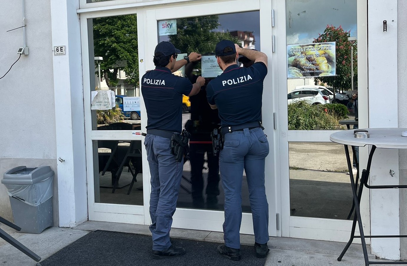 Ronchi, spacciava cocaina ai clienti del suo bar: arrestati il gestore 49enne e un 24enne serbo