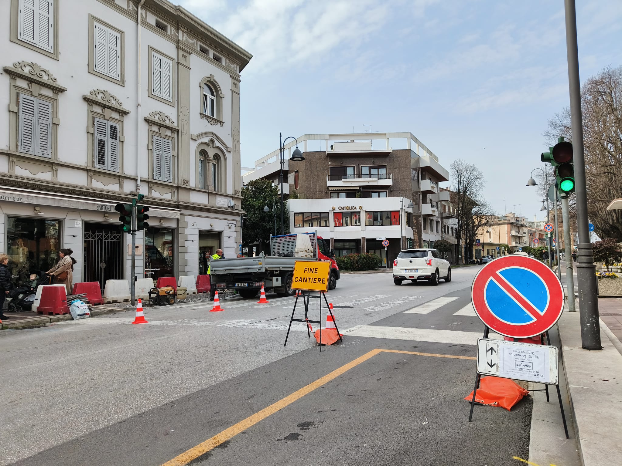 Immagine per Monfalcone, attraversamento pedonale rialzato su via Duca d'Aosta: previsti restringimenti e divieti