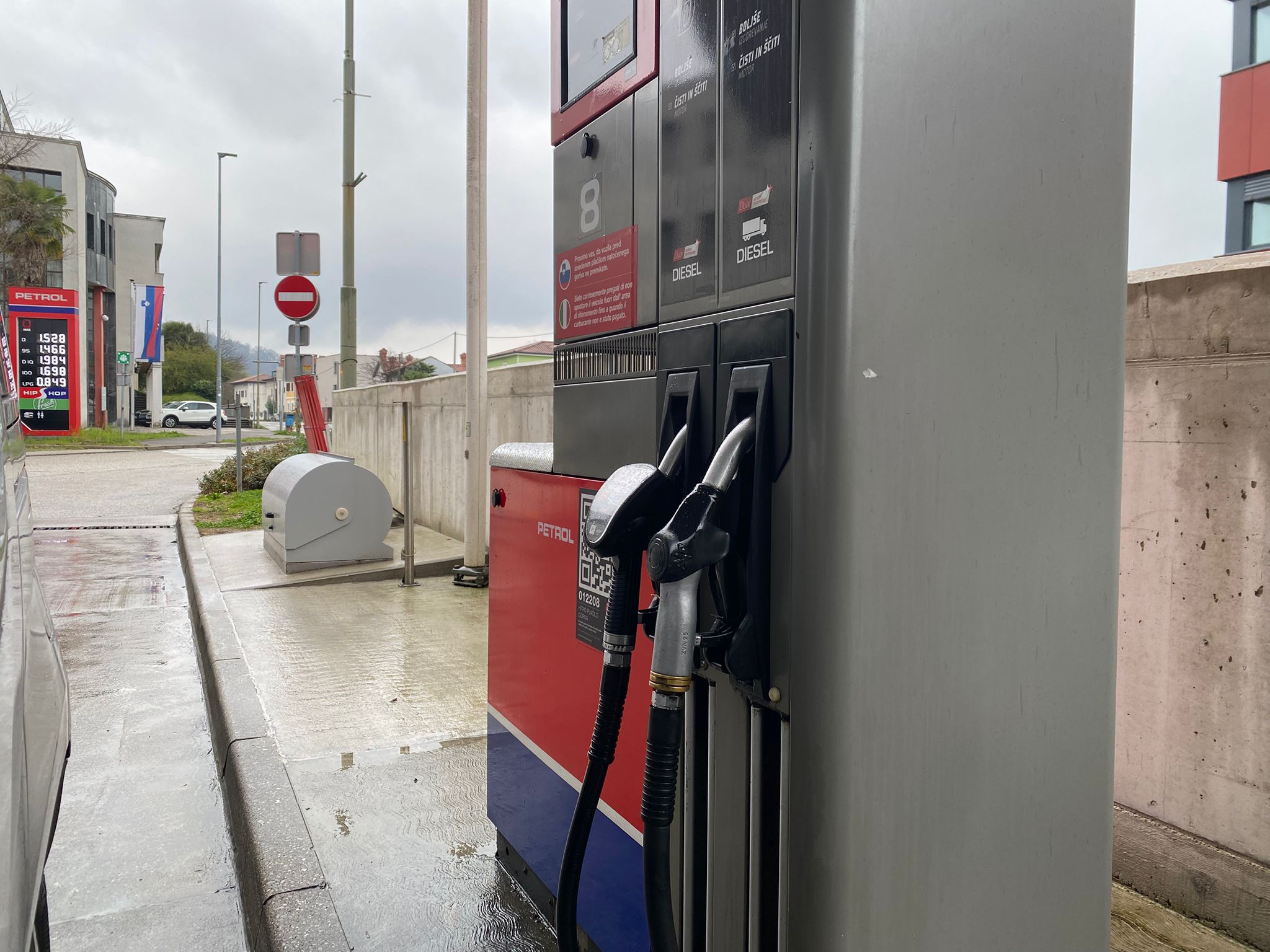 Immagine per La Slovenia introduce limiti ai rifornimenti: 30 litri con Mol, tetti diversi per le altre compagnie