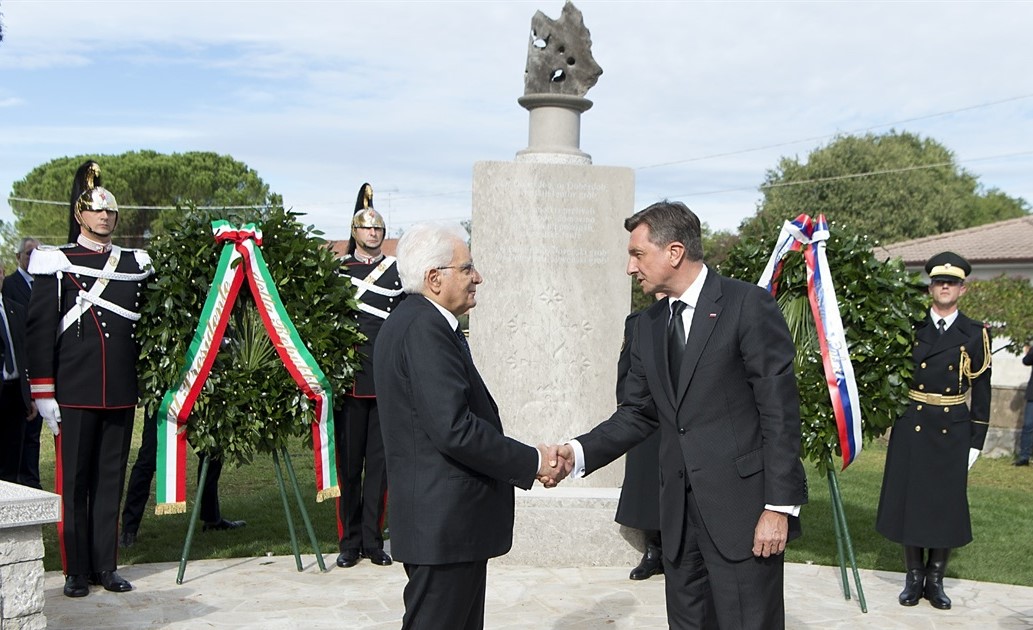 Immagine per Doberdò, 10 anni fa Mattarella e Pahor al monumento per i Caduti Sloveni: il ricordo dello storico gesto