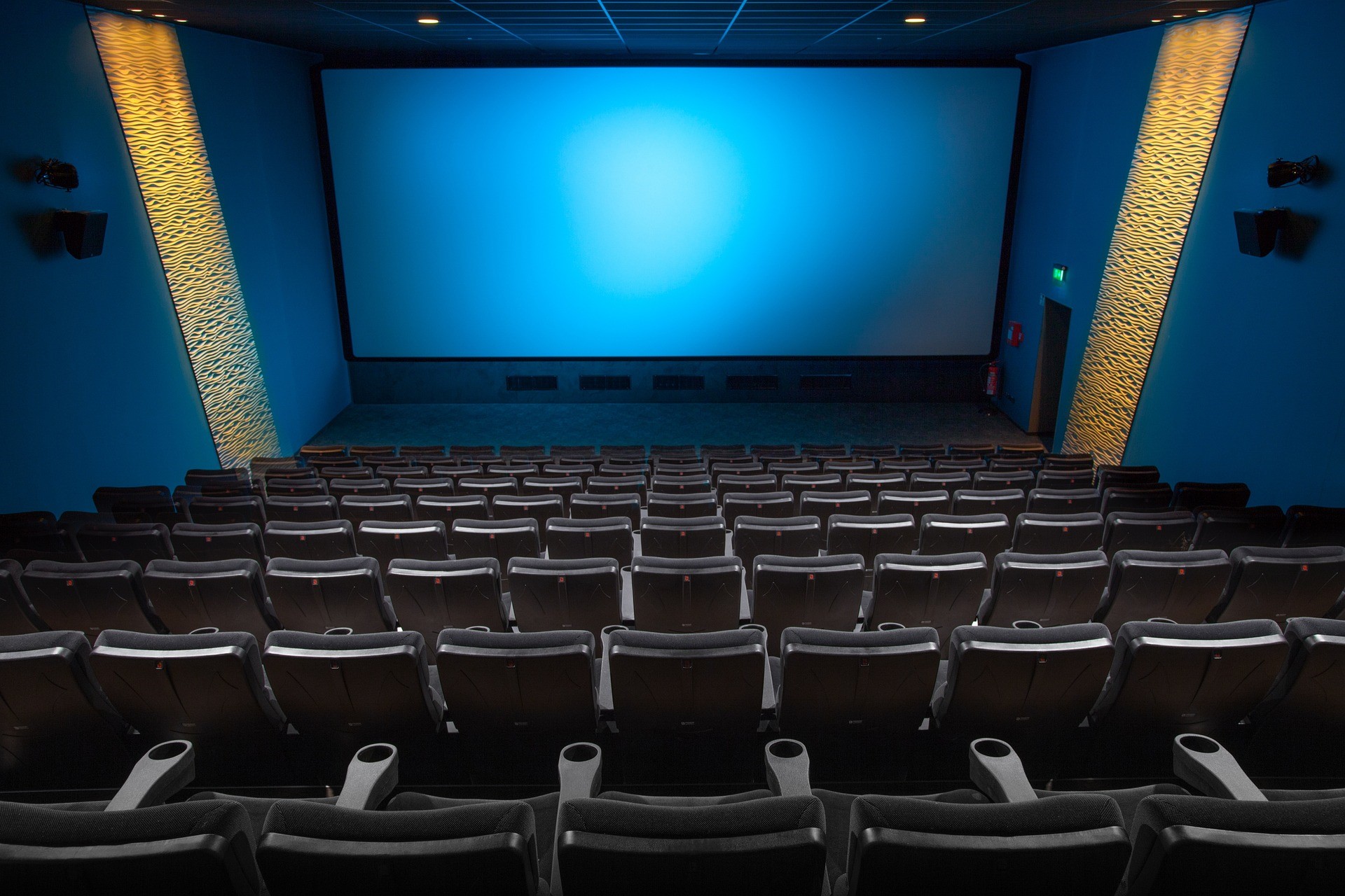 Scivola su un copribicchiere in un cinema del Goriziano: risarcimento da 145mila euro