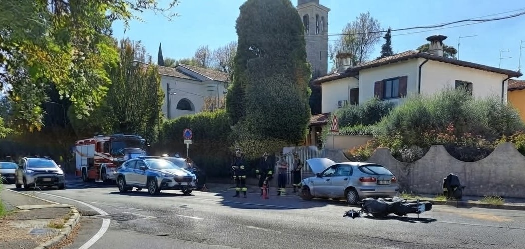Immagine per Scontro tra auto e moto a Ronchi, ferito un giovane