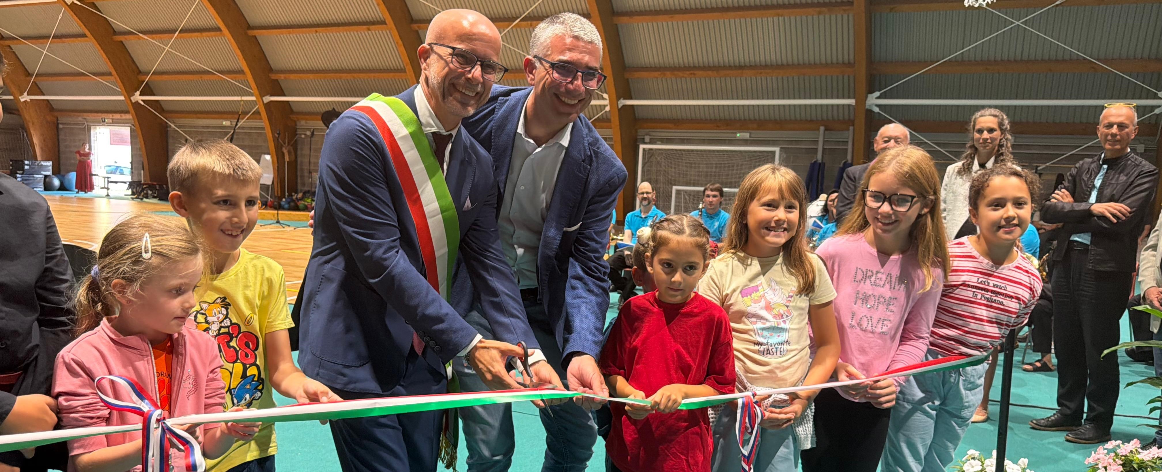 Doberdò, inaugurata la nuova palestra da 2 milioni. Il sindaco Ferfoglia: «Ora riempiamola di voci e di vita»