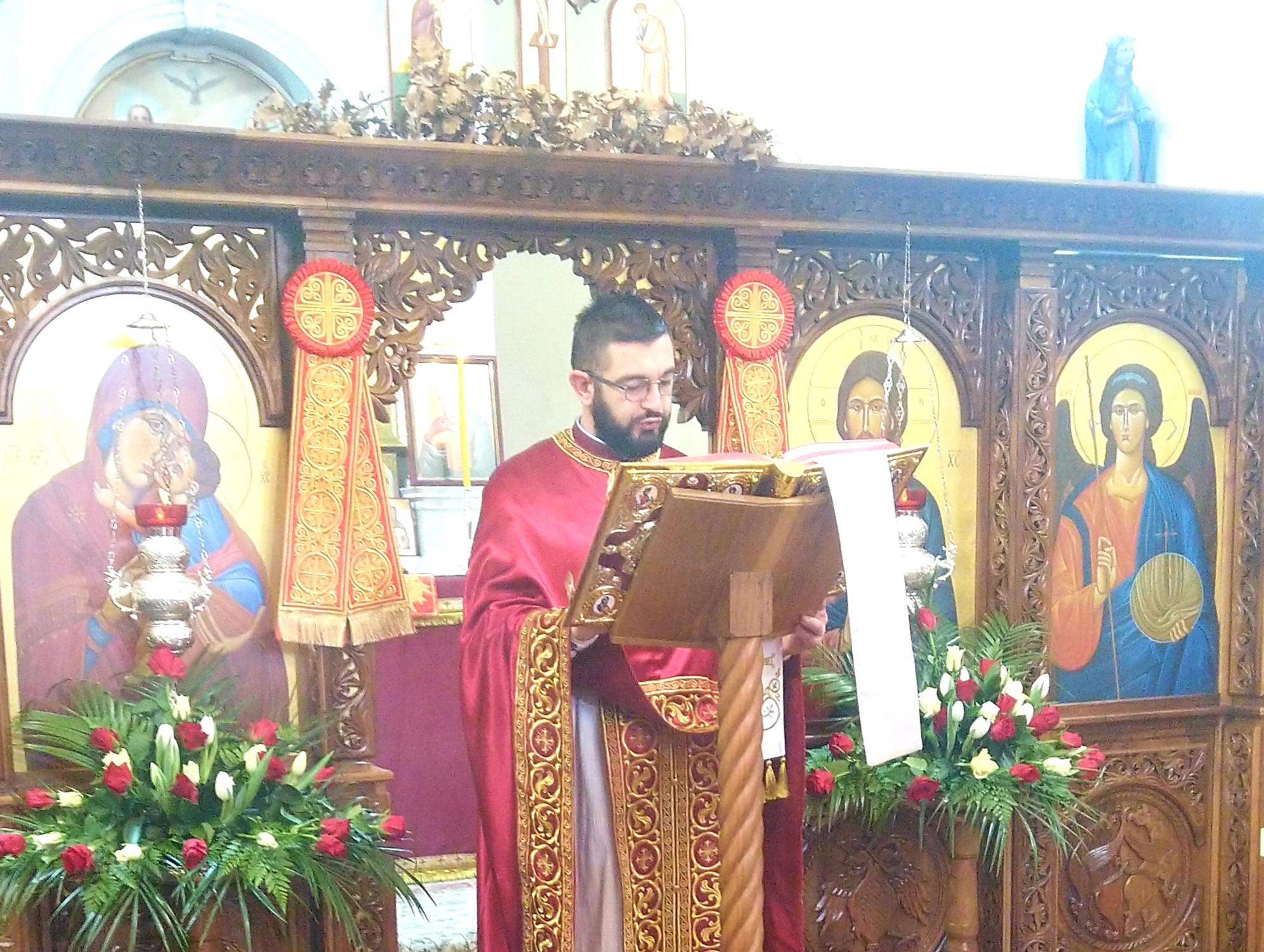 Copertina per In duemila festeggiano il Natale ortodosso tra Gorizia e Nova Gorica, comunità divisa dal confine