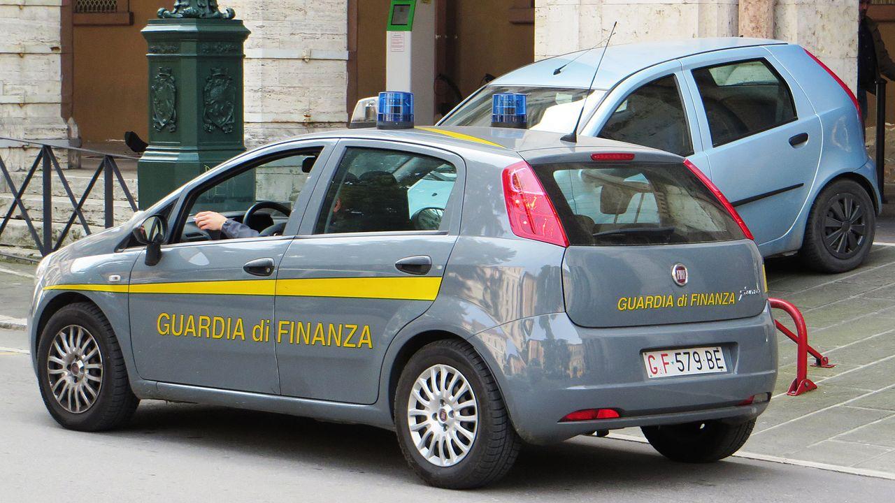 Immagine per Coltivavano papaveri da oppio in casa, il sequestro sulla Mainizza