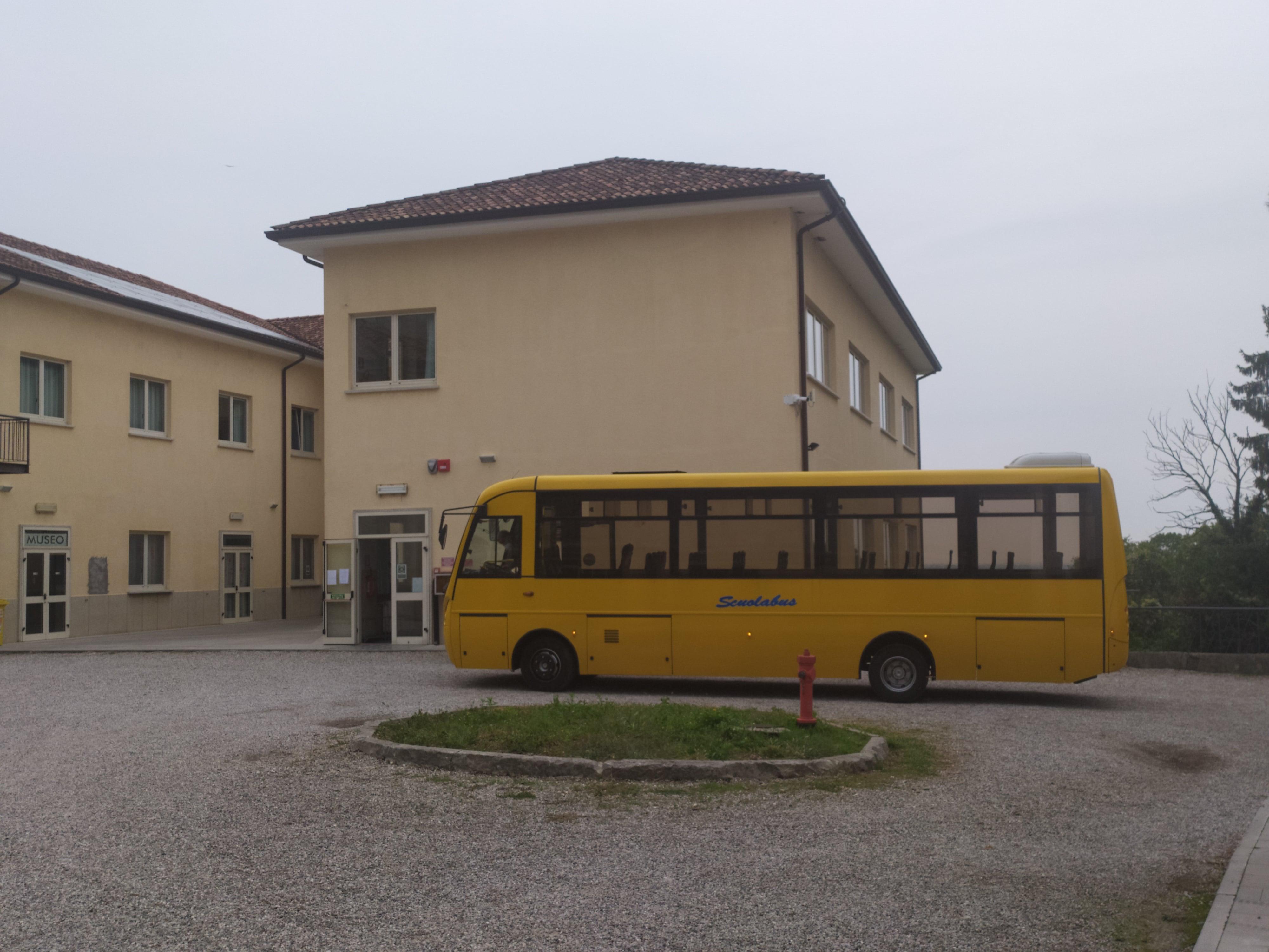 Immagine per Due nuovi scuolabus a Capriva e Moraro per il trasporto di oltre 70 ragazzi sul territorio