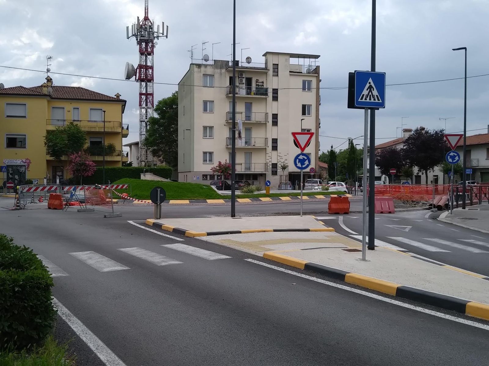 Immagine per Disagi alla viabilità  a Cormons, piovono critiche sulle deviazioni in città 