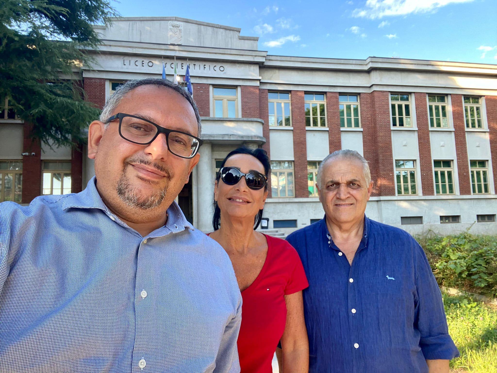 Minacce al preside di Monfalcone, sindaco Cisint in visita alla scuola • Il Goriziano Minacce al preside di Monfalcone, sindaco Cisint in visita alla scuola • Il Goriziano