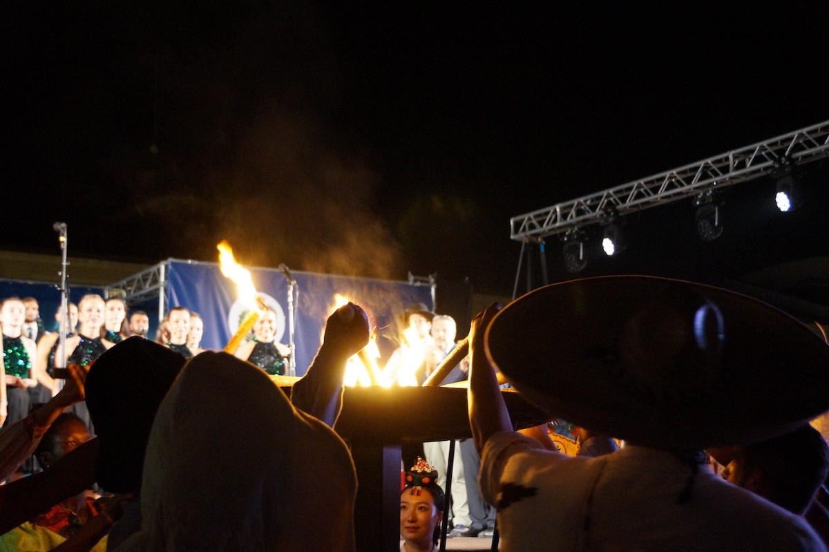 Immagine per Acceso il Fuoco dell'Amicizia, piazza gremita per il folklore a Gorizia