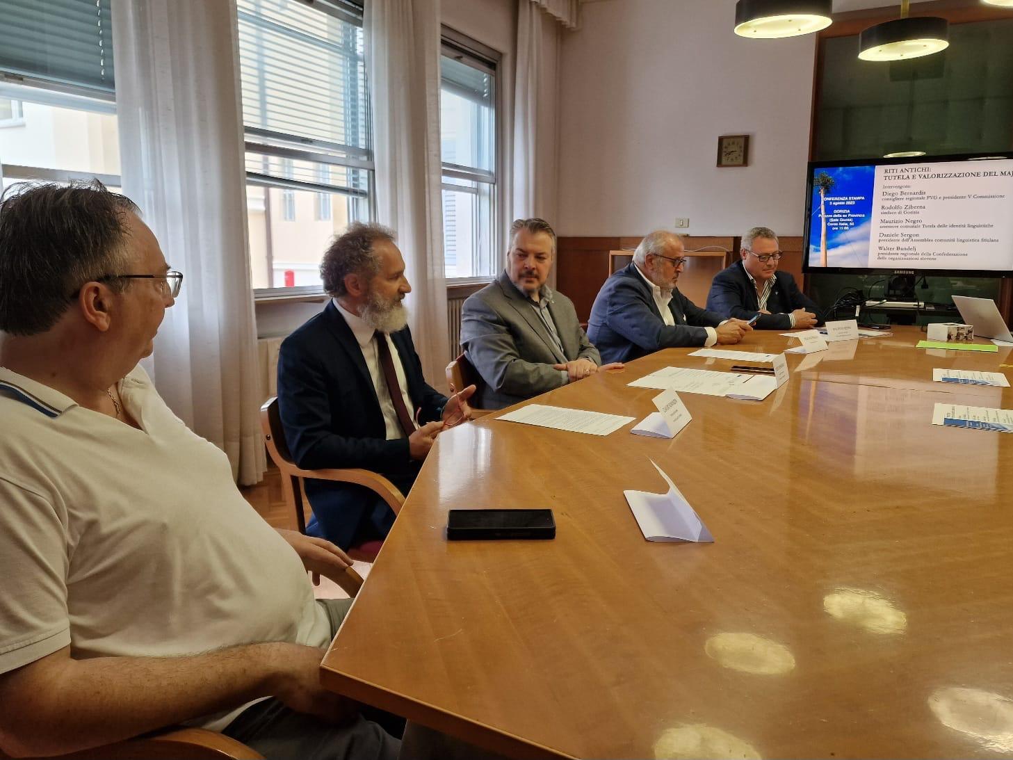 Copertina per «Salviamo il maj», tutti uniti per difendere l'antico rito a Gorizia