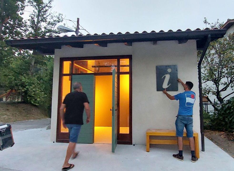 Immagine per L'ex officina di Branik diventa Infopoint, casetta per aiutare i turisti