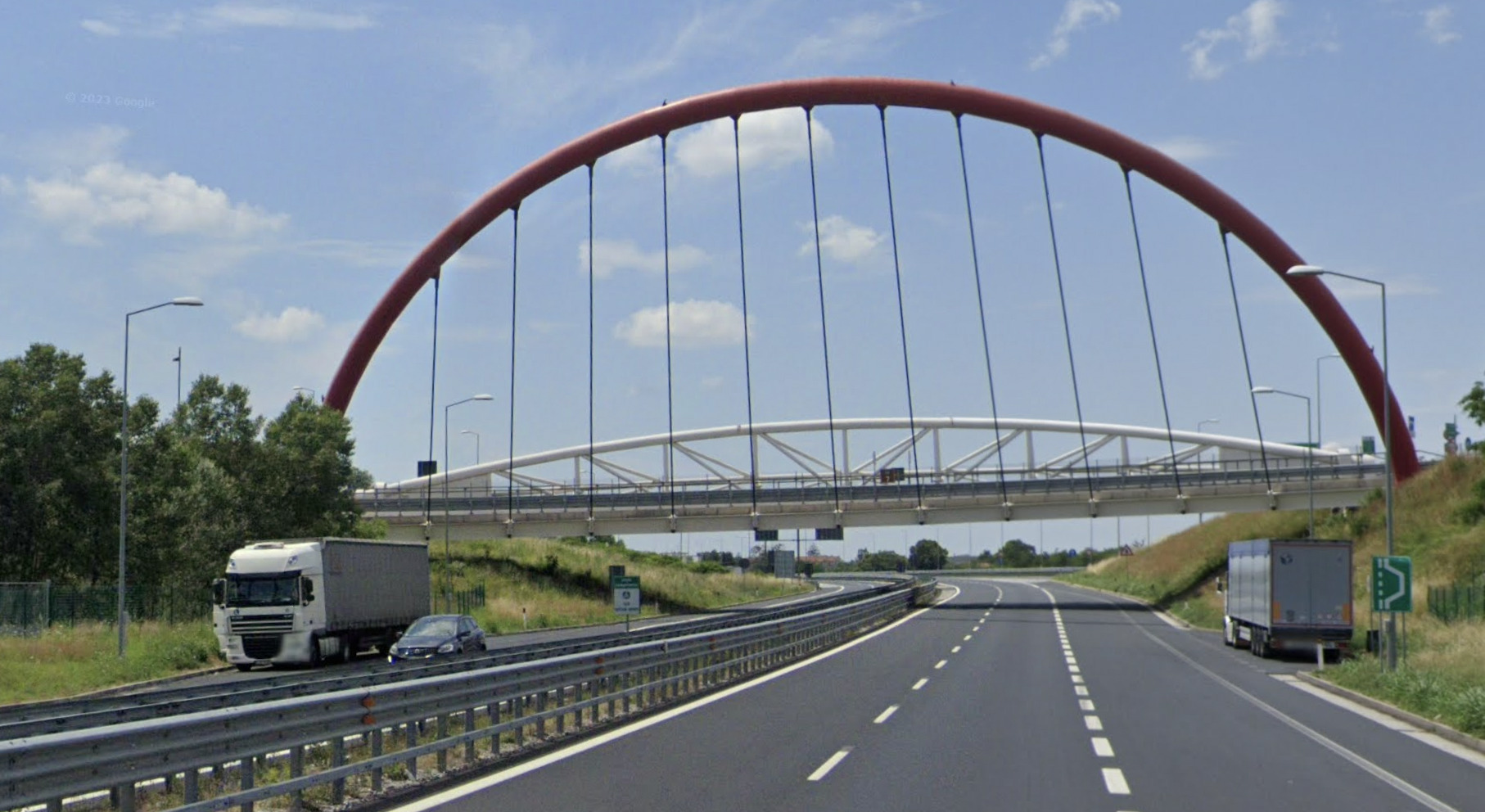 Copertina per Incidente in superstrada H4 alle porte di Gorizia, motociclista 85enne in ospedale