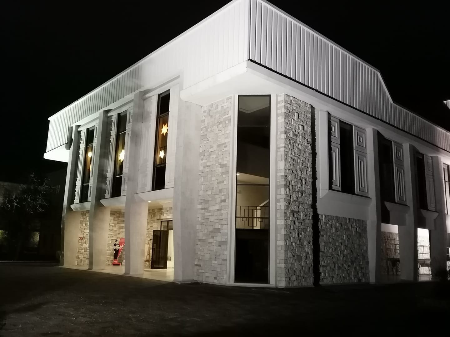 Immagine per Gli studenti della Locchi suonano al Bratuž, auguri di Natale a Gorizia