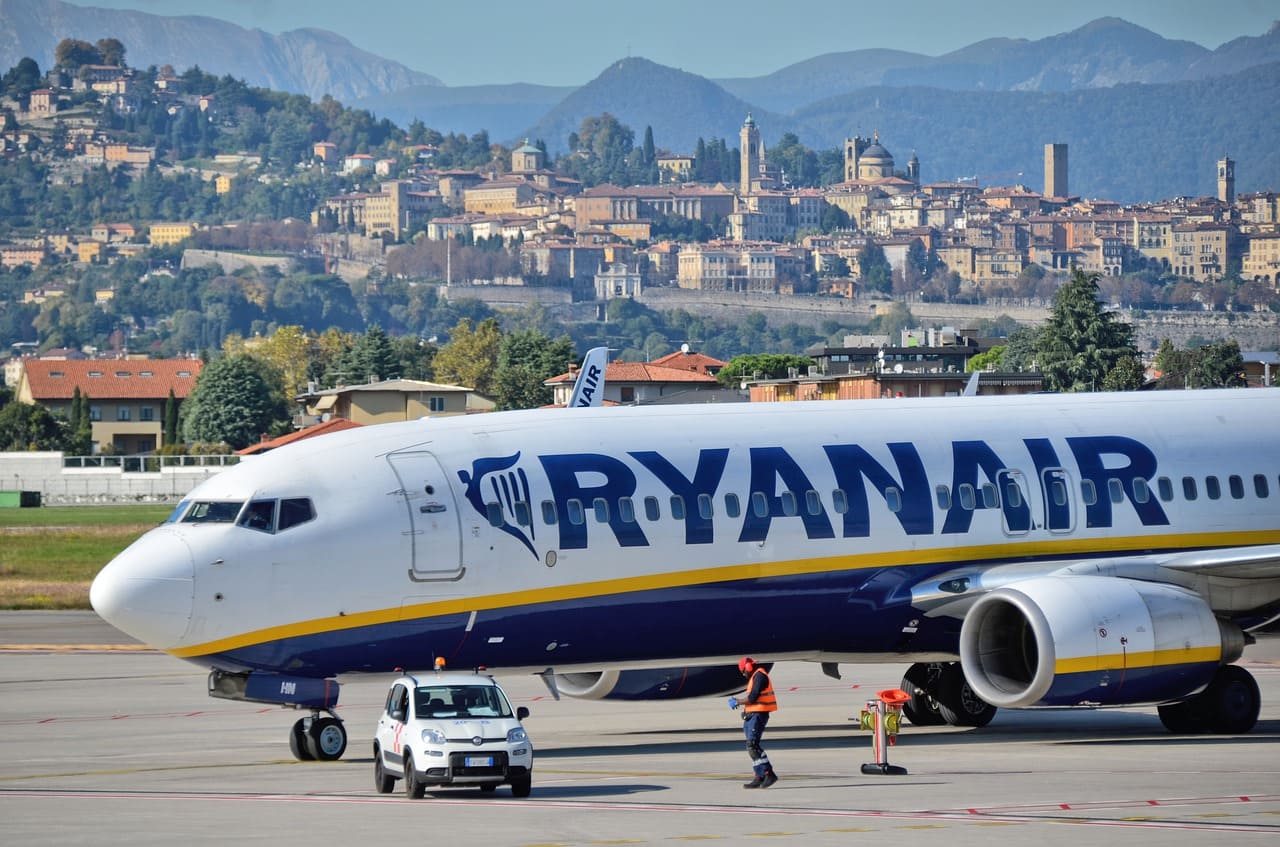 Copertina per Ryanair scommette sull'aeroporto di Ronchi, aumentano i voli per il Sud Italia