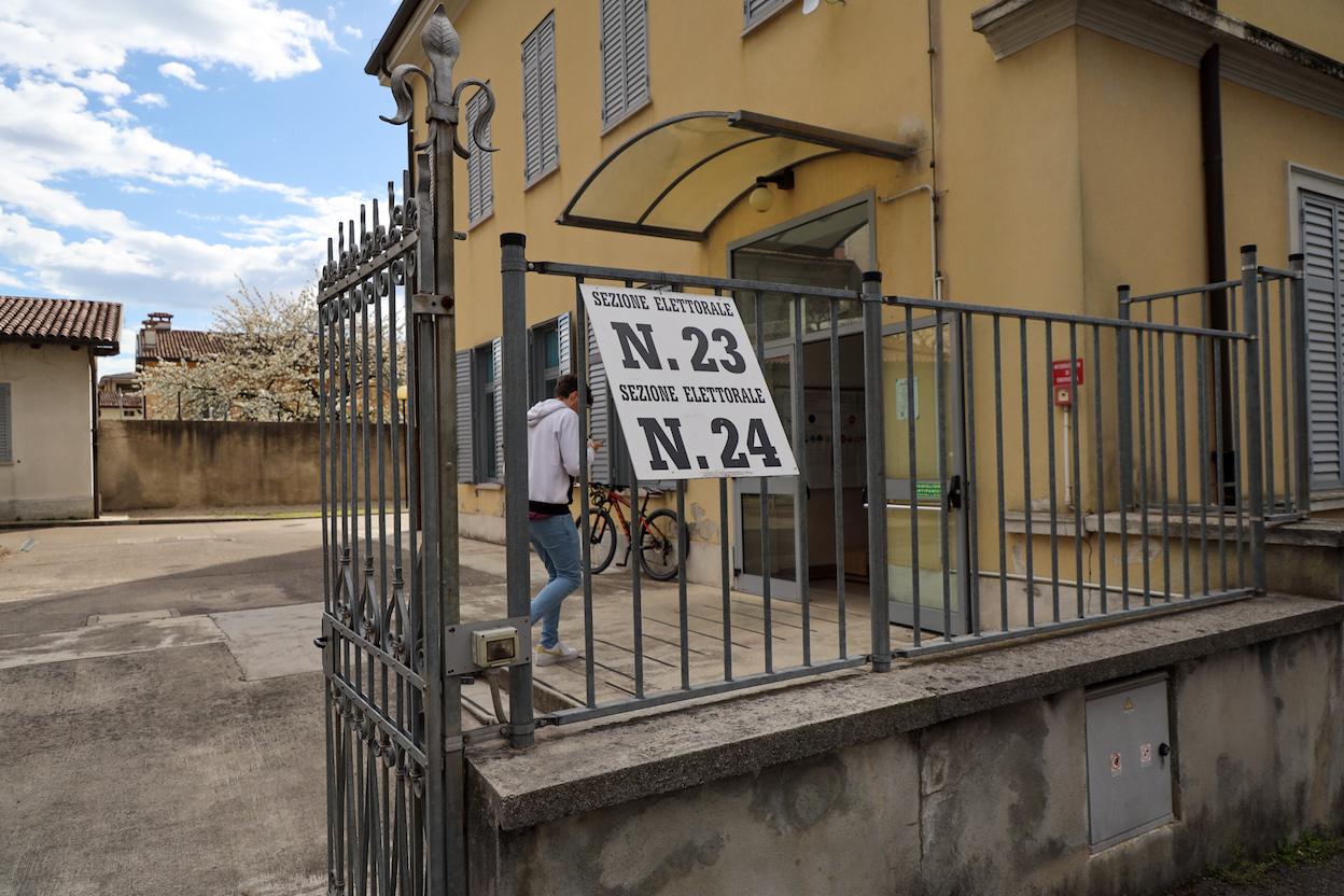 Arriva il giorno del verdetto, seggi riaperti in Fvg: si vota fino alle 15