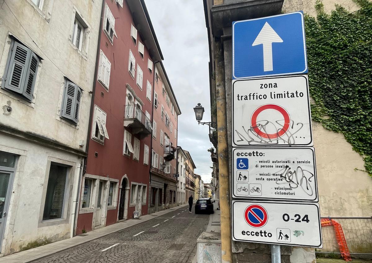 Copertina per Mezzi pesanti e auto elettriche possono entrare in Ztl, le modifiche a Gorizia