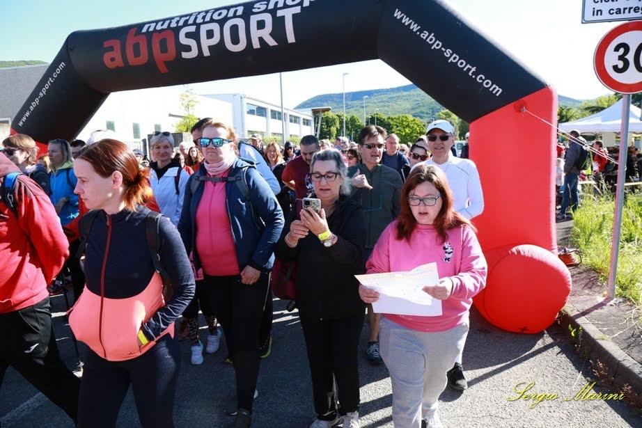 Immagine per Il fiume di 1500 persone varca il confine, cresce la Marcia tra Gorizia e Nova Gorica