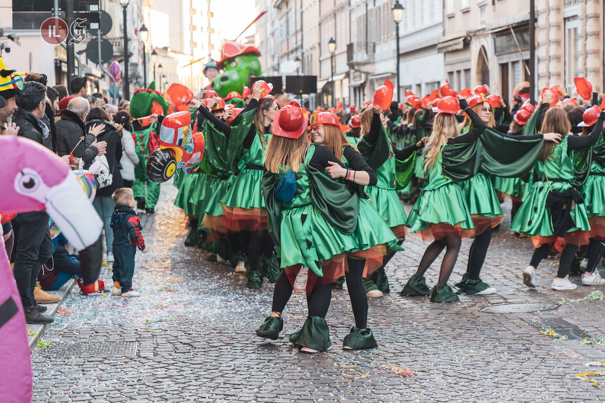 Copertina per A Savogna inizia la grande festa di carnevale, fine settimana di sfilate