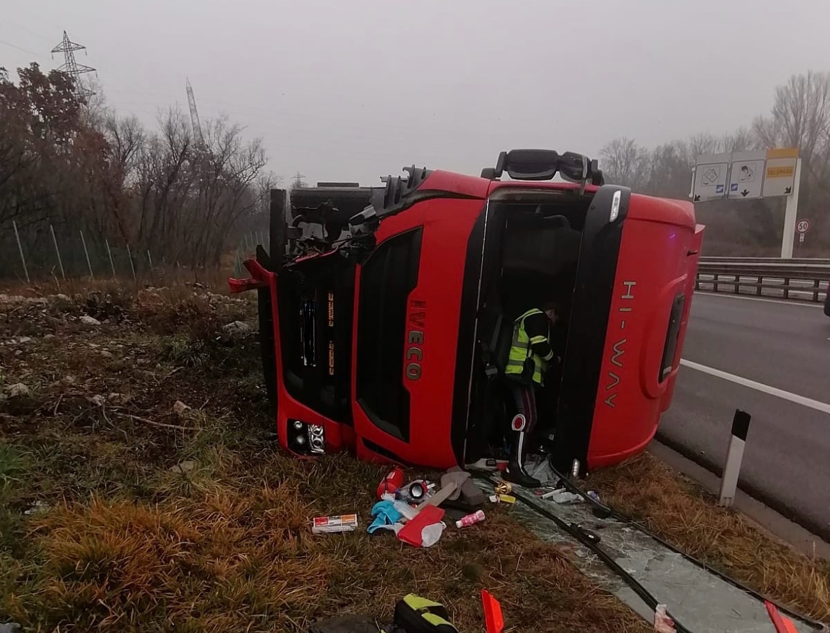 Copertina per Camion si ribalta tra Lisert e Redipuglia in A4, un ferito in ospedale