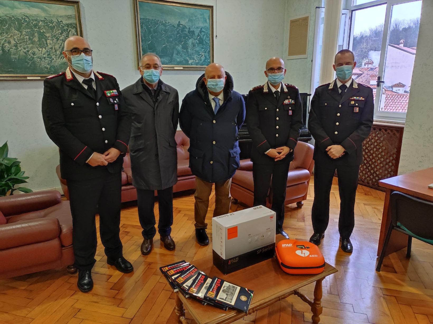 Immagine per Nuovo defibrillatore ai carabinieri, caserma di Grado più sicura