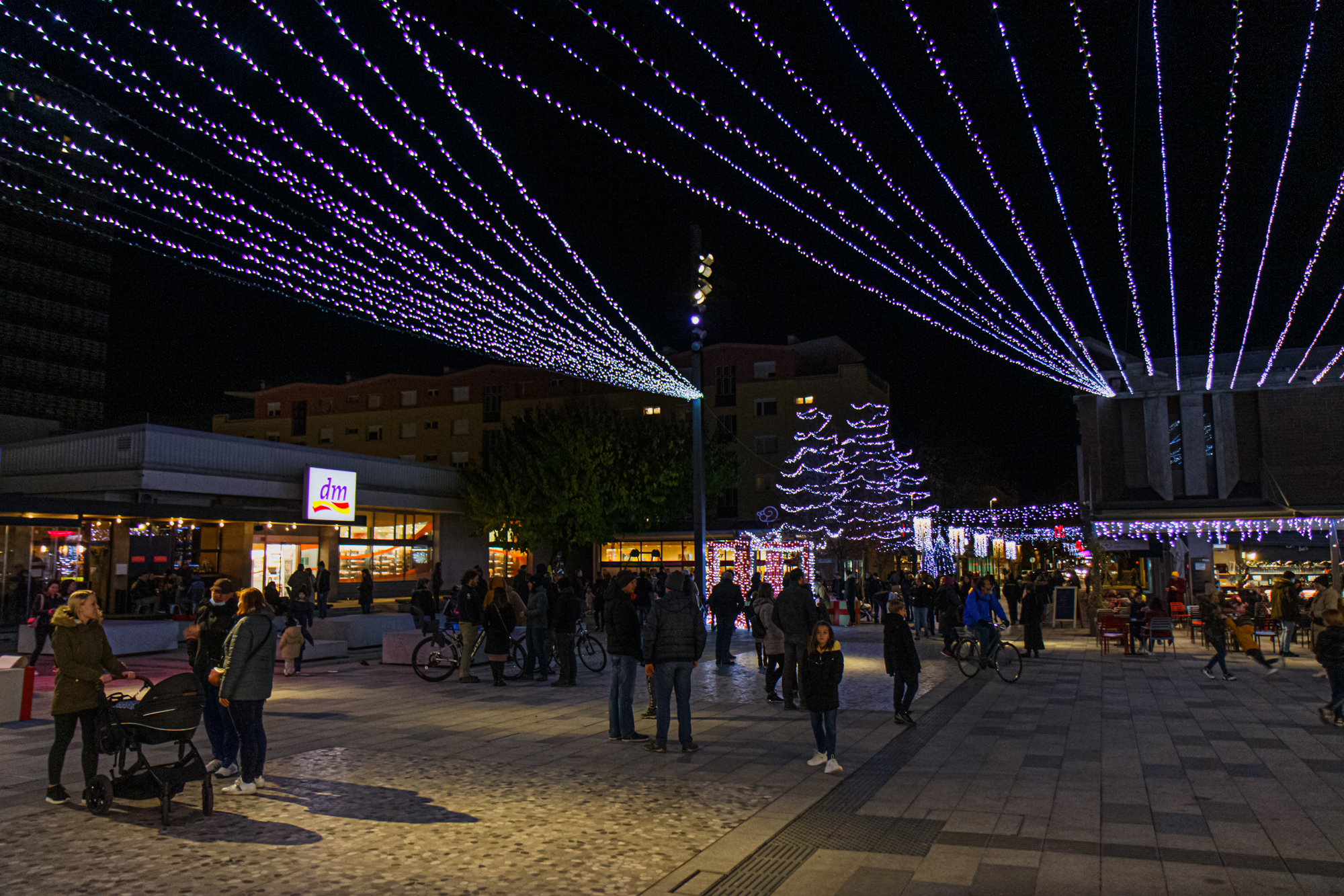 Immagine per Nova Gorica festeggia Natale con luci e addobbi, pista di ghiaccio al Supernova