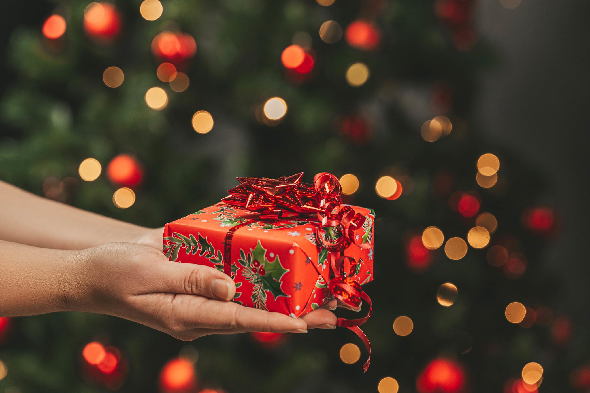 Immagine per Il cuore di Gorizia a Natale, torna il Giocattolo sospeso nei negozi
