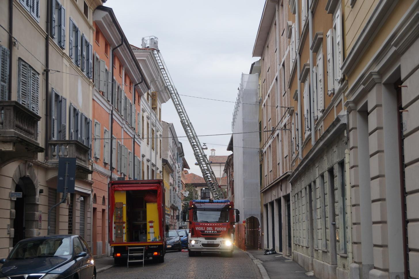 Immagine per Incendio in un condominio in centro a Gorizia, fiamme in via Morelli
