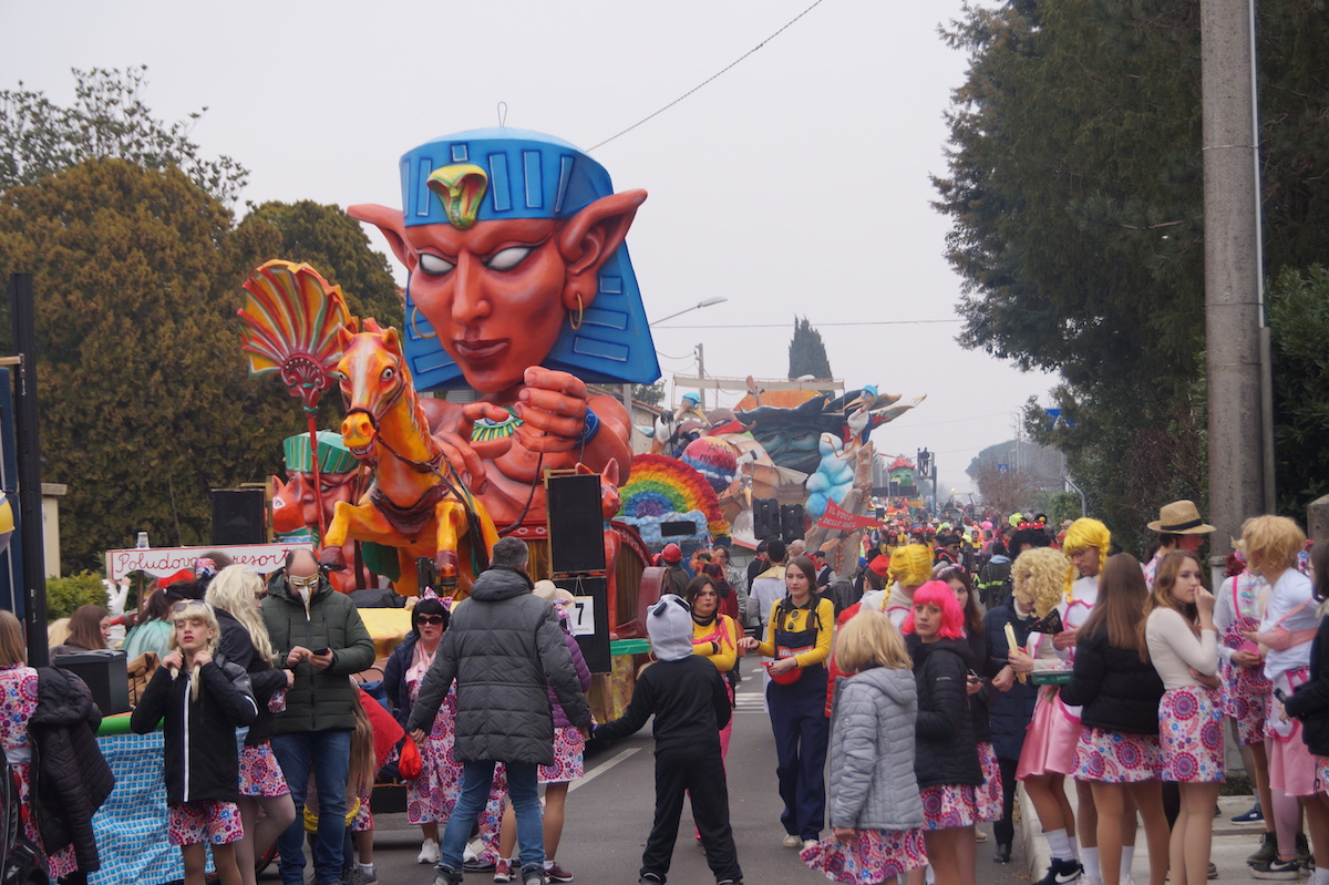 Immagine per Carnevale record con 1700 maschere a Savogna, ecco la grande festa del Pust