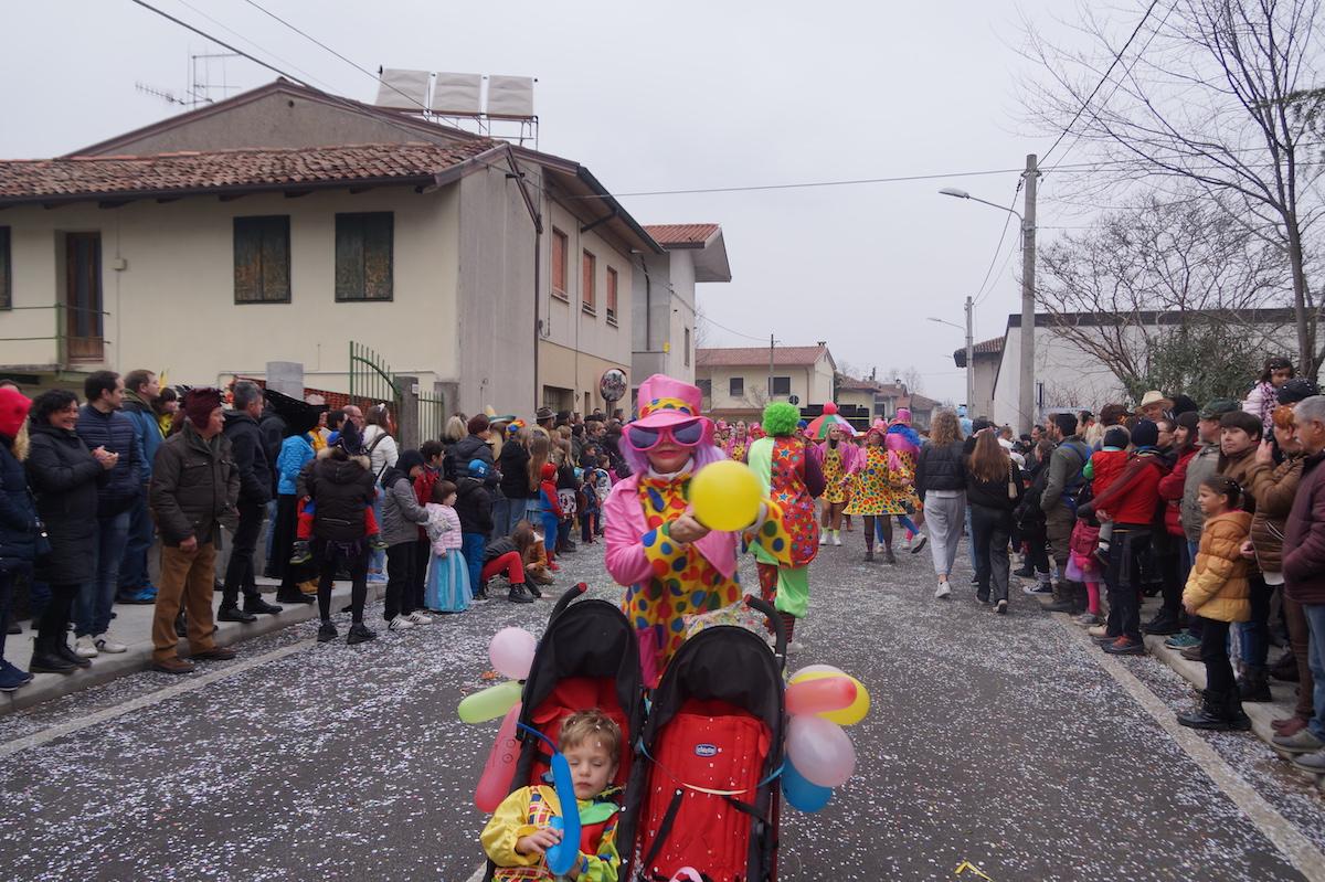 Savogna d'Isonzo recupera il suo Carnevale, carri e gruppi pronti a sfilare