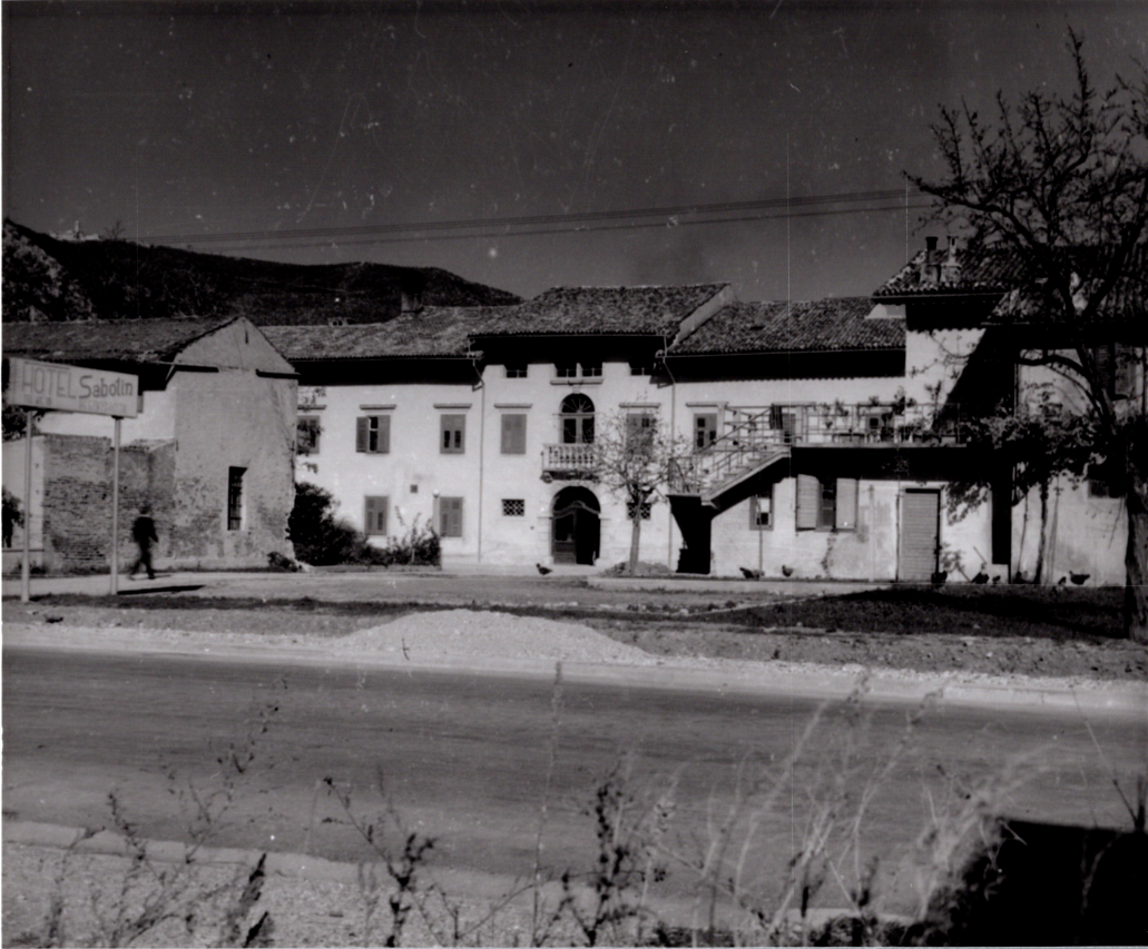 Immagine per L'Hotel Sabotin aperto 70 anni fa, il viaggio nelle foto d'epoca a Salcano