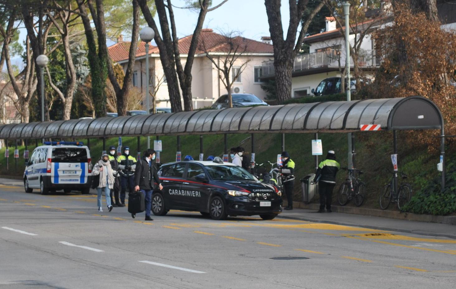Immagine per Sul bus senza mascherina Ffp2, giovane aggredisce controllore a Gorizia