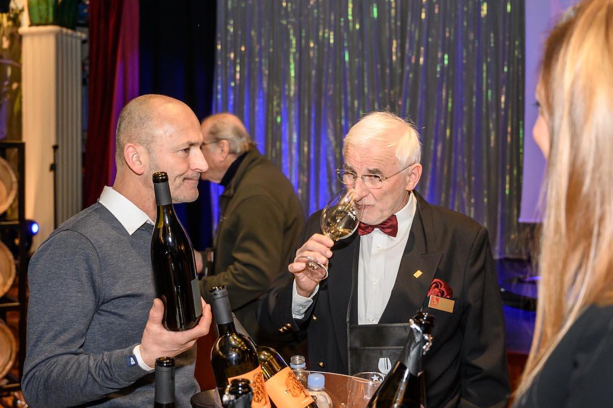 Immagine per Oltre 300 brindano al Park Wine Stars, il vino più buono è della Brda