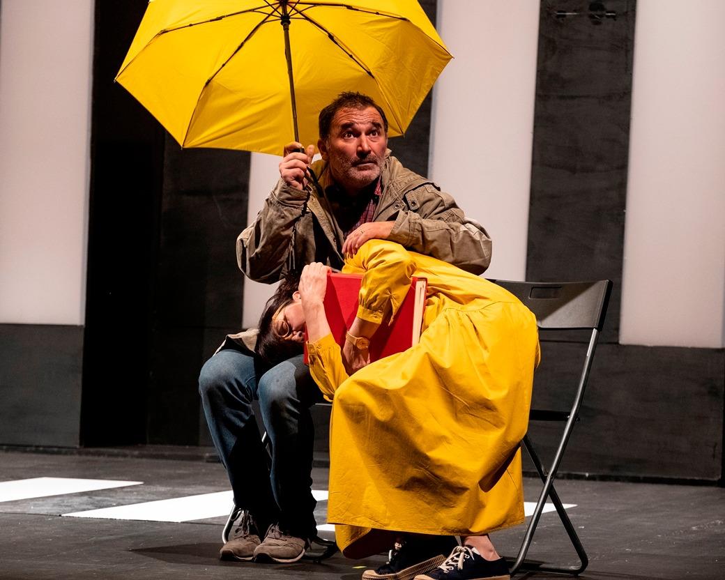 Copertina per Cambi di scena e caratteri diversi, la commedia Limone e caffè arriva a Gorizia