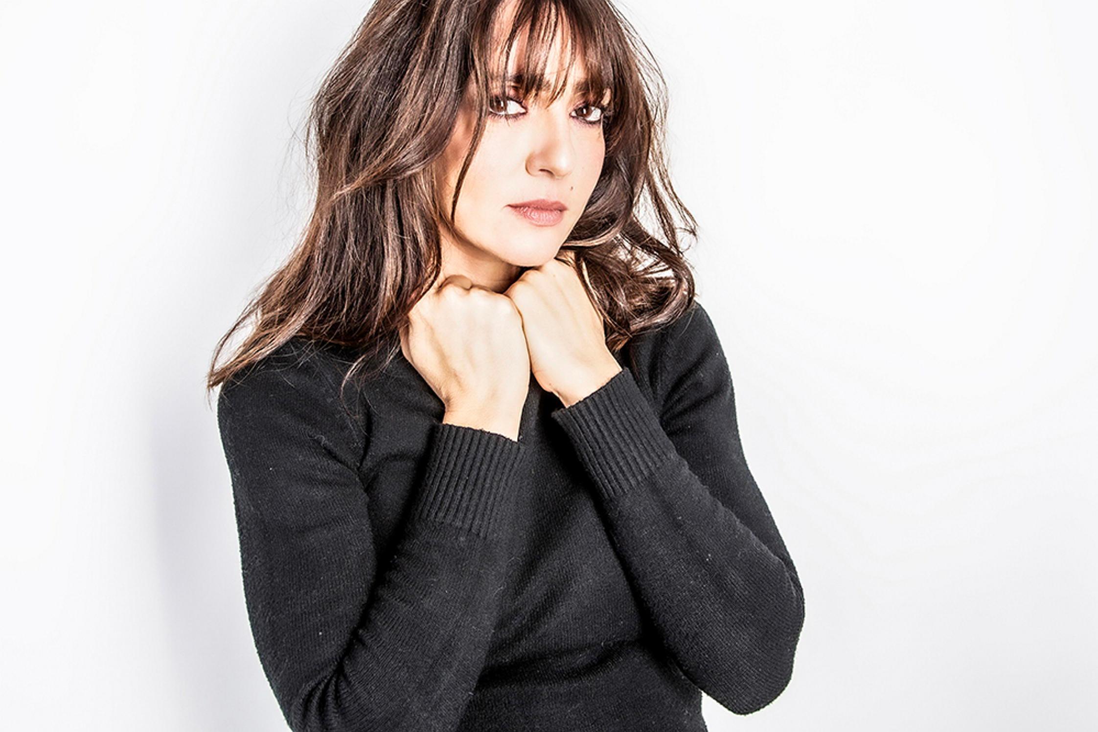 Copertina per Ambra Angiolini arriva a Gorizia, la storia di Viola Ardone al Teatro Verdi