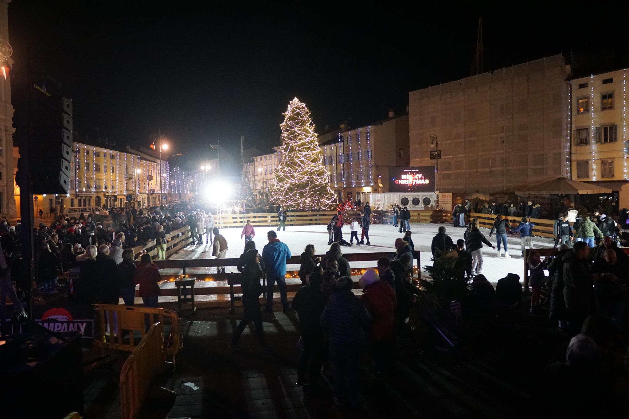 Copertina per Gorizia prolunga la pista di pattinaggio fino al 14 gennaio, ultimi eventi in città