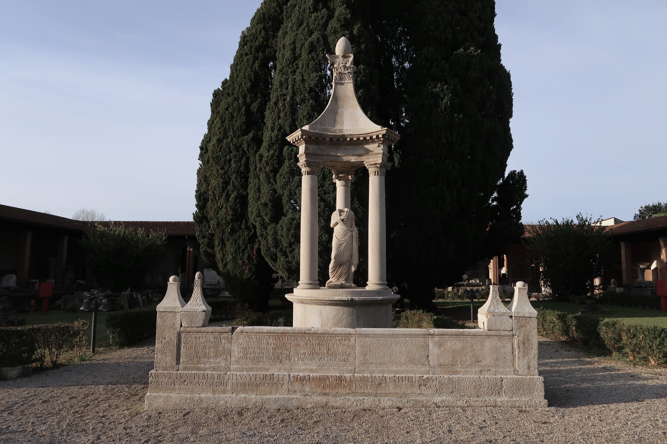 Immagine per Restaurato un antico monumento ad Aquileia, il racconto degli esperti