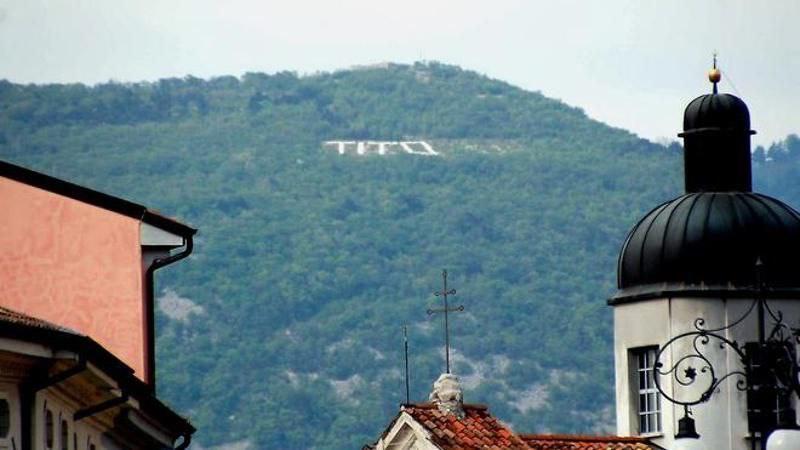 Copertina per Casa Pound contro la scritta Tito, la condanna di Lubiana: «Gorizia è multiculturale»