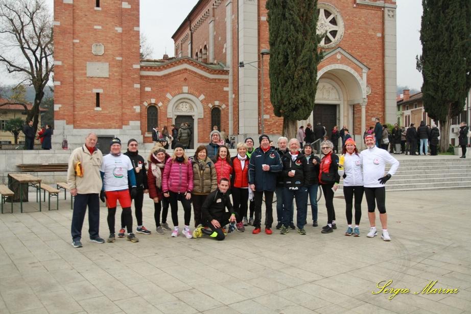 Immagine per La marcia in mezzo alla natura fuori città, in 170 camminano a Šempeter