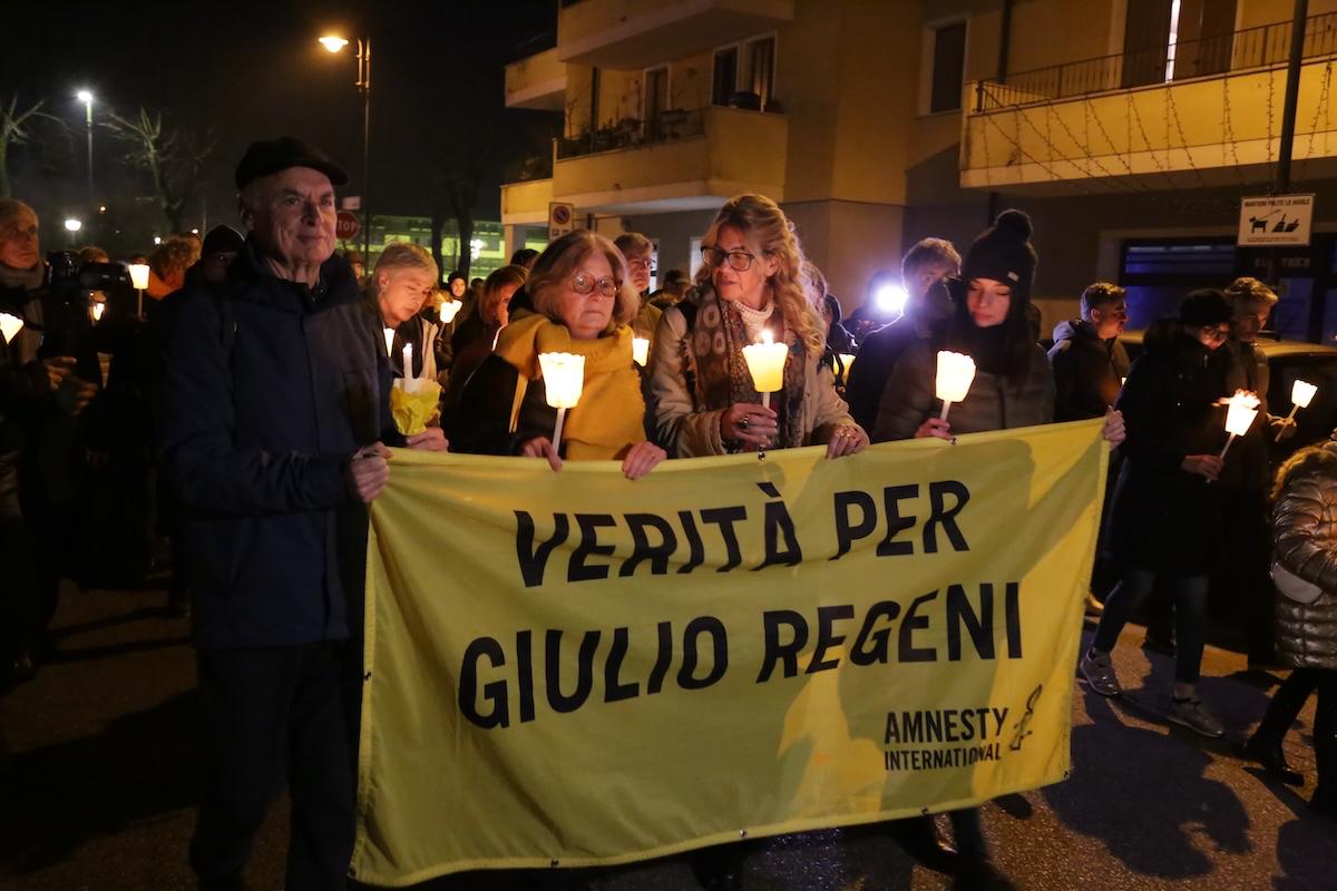 Immagine per La speranza di Fiumicello in un fiume di luci, otto anni senza verità per Giulio