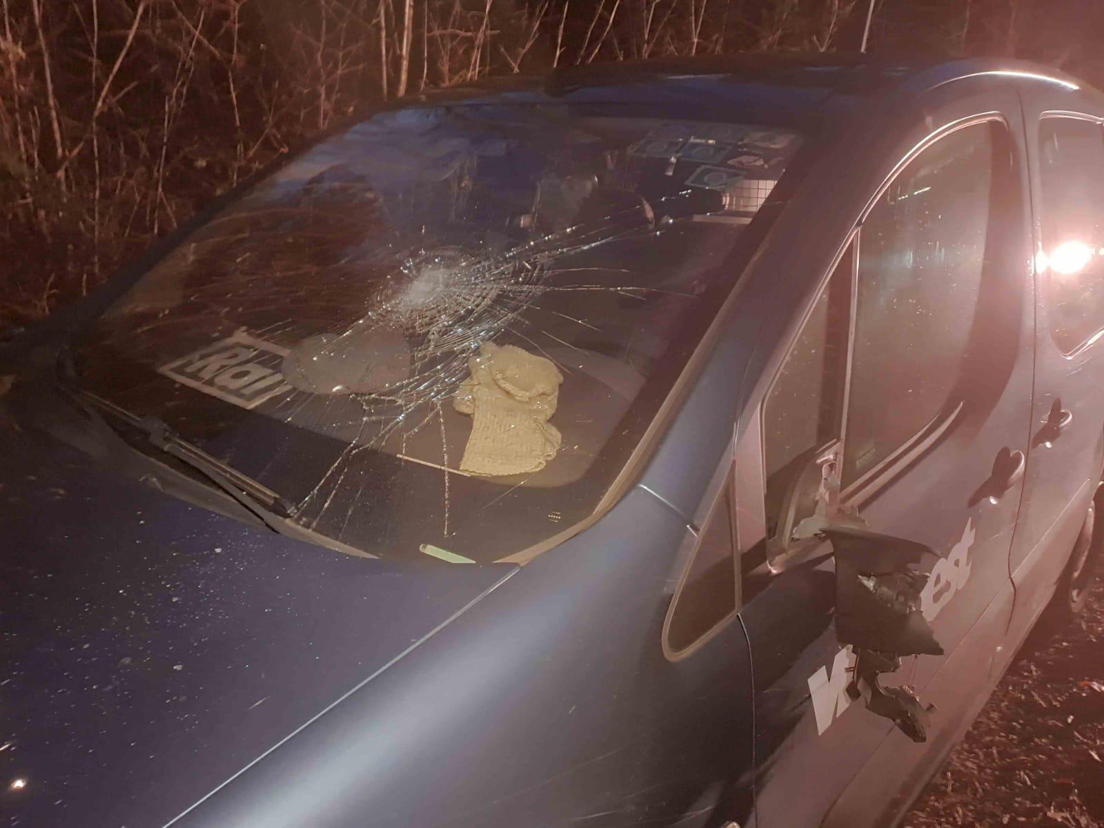Copertina per Auto della Rai colpite in Istria, troupe impegnata in servizio sulle foibe