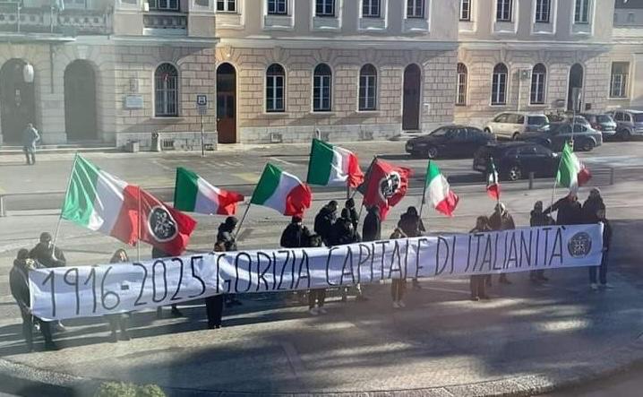 Copertina per Il flash mob di Casa Pound sul confine di Gorizia, Ziberna: «Non opportuno»